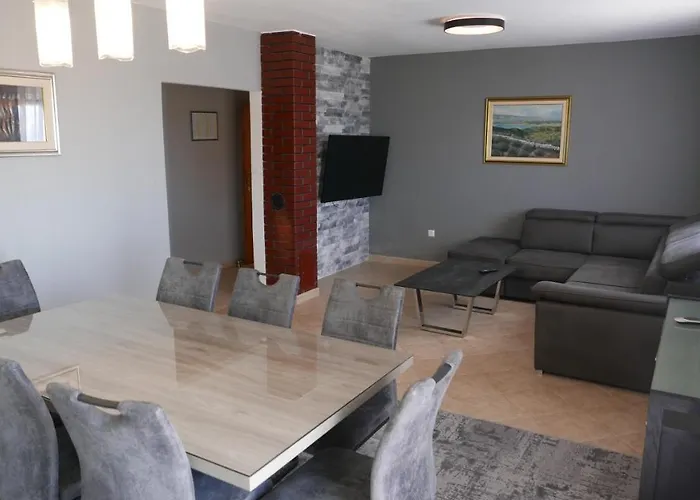 Mala Kate Vila Kastela