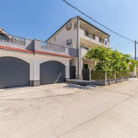 Mala Kate Villa *