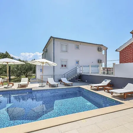Mala Kate Villa *