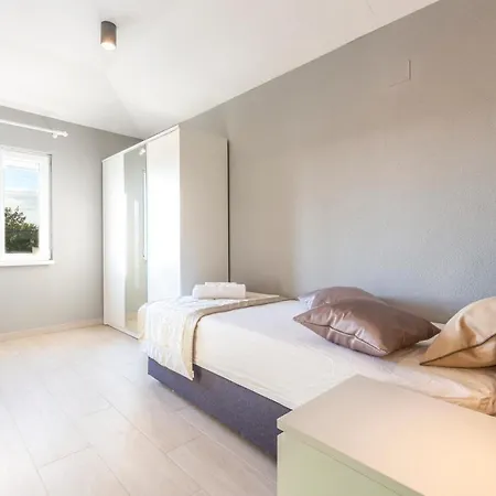 Mala Kate Villa *