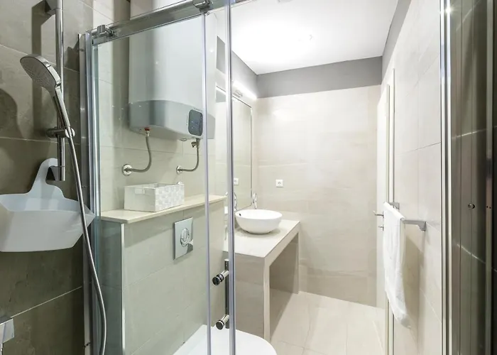 Mala Kate Willa Kaštela